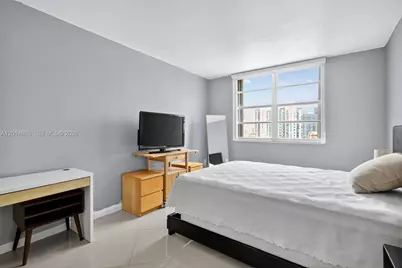 300 Bayview Dr #1009, Sunny Isles Beach, FL 33160 - Photo 11