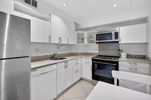 300 Bayview Dr, Sunny Isles Beach, FL 33160 - Photo 7