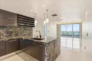 900 Biscayne Blvd, Miami, FL 33132 - Photo 9