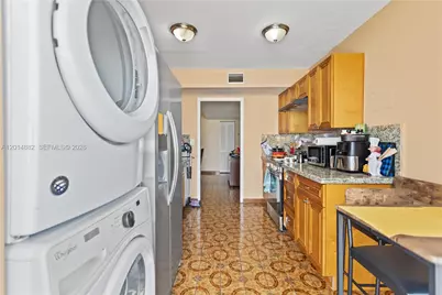 8530 Byron Ave #302, Miami Beach, FL 33141 - Photo 21