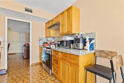 8530 Byron Ave #302, Miami Beach, FL 33141 - Photo 23