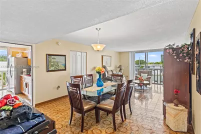 8530 Byron Ave #302, Miami Beach, FL 33141 - Photo 11