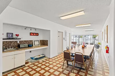 8530 Byron Ave #302, Miami Beach, FL 33141 - Photo 5