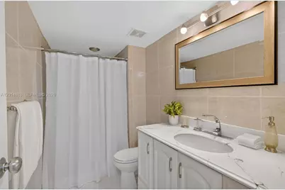 2401 Collins Ave #1406, Miami Beach, FL 33140 - Photo 19