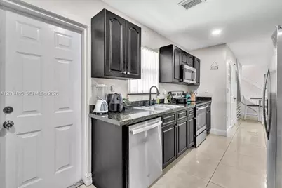 225 NW 14th Ave, Fort Lauderdale, FL 33311 - Photo 31