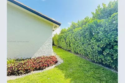 2411 NW 31st St, Boca Raton, FL 33431 - Photo 43
