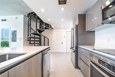 13800 Highland Dr #PH4, North Miami Beach, FL 33181 - Photo 3