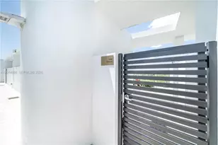13800 Highland Dr, North Miami Beach, FL 33181 - Photo 33