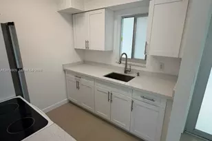 641 Espanola Way, Miami Beach, FL 33139 - Photo 9