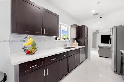 16528 SW 44th St, Miami, FL 33185 - Photo 13