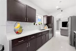 16528 SW 44th St, Miami, FL 33185 - Photo 13