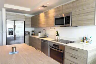 121 NE 34th St, Miami, FL 33137 - Photo 11