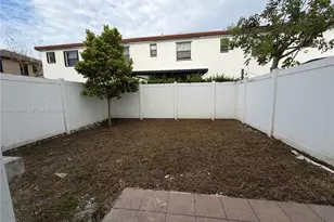 10606 W 33rd Way, Hialeah, FL 33018 - Photo 11