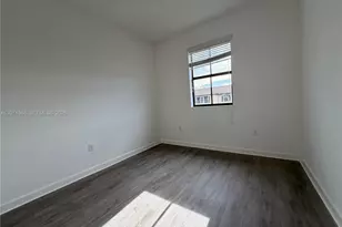 10606 W 33rd Way, Hialeah, FL 33018 - Photo 27