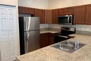 9213 W 33rd Way, Hialeah, FL 33018 - Photo 5