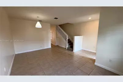 9213 W 33rd Way, Hialeah, FL 33018 - Photo 7