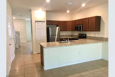 9213 W 33rd Way, Hialeah, FL 33018 - Photo 3
