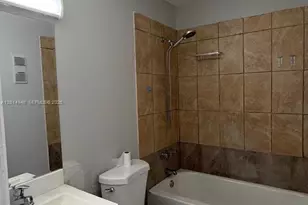 4010 Lakeside Dr, Tamarac, FL 33319 - Photo 9