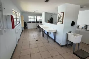 4010 Lakeside Dr, Tamarac, FL 33319 - Photo 15