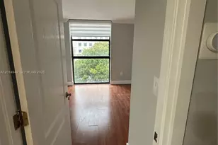 911 E Ponce De Leon Blvd, Coral Gables, FL 33134 - Photo 15