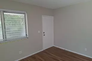 13035 Emerald Dr, North Miami, FL 33181 - Photo 5