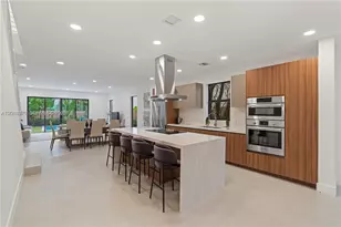 909 NE 16th Ave, Fort Lauderdale, FL 33304 - Photo 1