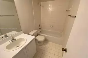 18820 NW 57th Ave, Hialeah, FL 33015 - Photo 35