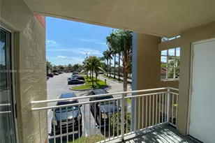 18820 NW 57th Ave, Hialeah, FL 33015 - Photo 19