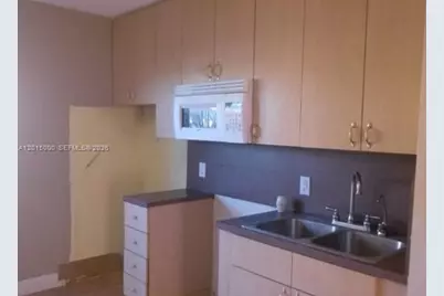 5490 W 21st Ct #313, Hialeah, FL 33016 - Photo 9