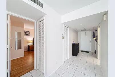 605 Oaks Dr #405, Pompano Beach, FL 33069 - Photo 13