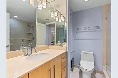 701 Brickell Key Blvd #2511, Miami, FL 33131 - Photo 21