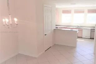 690 Amador Ln, West Palm Beach, FL 33401 - Photo 5