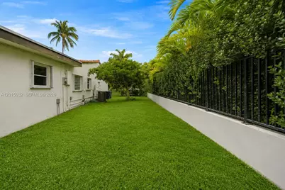 363 S Hibiscus Dr, Miami Beach, FL 33139 - Photo 17