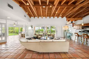 363 S Hibiscus Dr, Miami Beach, FL 33139 - Photo 7