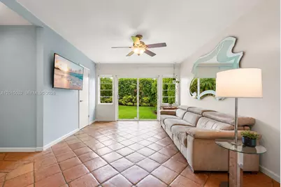 363 S Hibiscus Dr, Miami Beach, FL 33139 - Photo 13