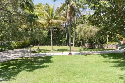 5340 Banyan Dr, Coral Gables, FL 33156 - Photo 11