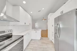 941 Briar Ridge Rd, Weston, FL 33327 - Photo 9