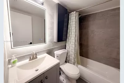 [Address not provided], Miami Beach, FL 33139 - Photo 13
