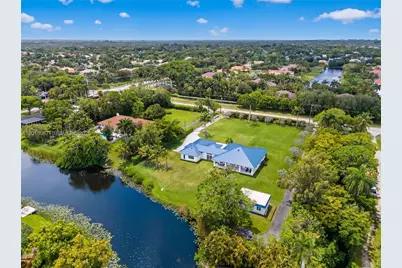 2400 SW 112th Ave, Davie, FL 33325 - Photo 5