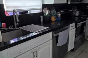 2475 NW 16th St Rd, Miami, FL 33125 - Photo 11