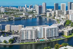 401 Golden Isles Dr, Hallandale Beach, FL 33009 - Photo 23