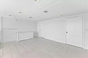 421 Meridian Ave, Miami Beach, FL 33139 - Photo 25