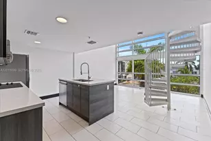 421 Meridian Ave, Miami Beach, FL 33139 - Photo 15