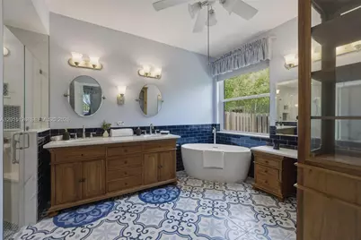 2099 NW 126th Ave, Pembroke Pines, FL 33028 - Photo 9