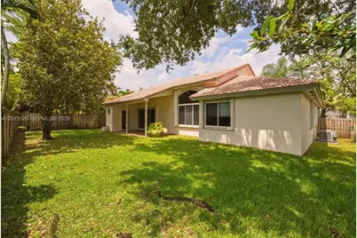 2099 NW 126th Ave, Pembroke Pines, FL 33028 - Photo 31