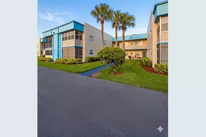 416 Burgundy I #I, Delray Beach, FL 33484 - Photo 3