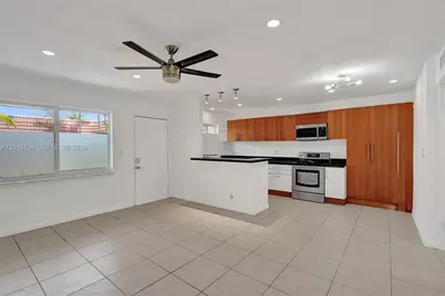 3050 NE 5th Ter #13, Wilton Manors, FL 33334 - Photo 7
