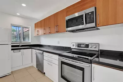 3050 NE 5th Ter #13, Wilton Manors, FL 33334 - Photo 7