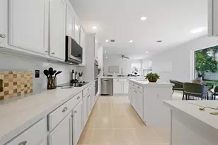 13845 NW 14th St, Pembroke Pines, FL 33028 - Photo 5