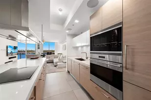 17111 Biscayne Blvd, North Miami Beach, FL 33160 - Photo 11